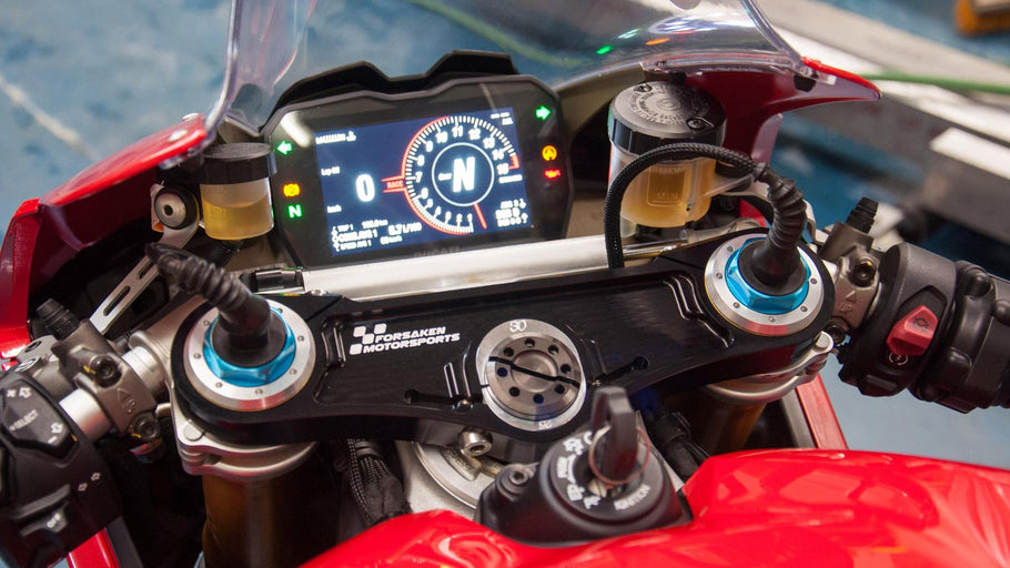 Abrazaderas triples Ducati V4
